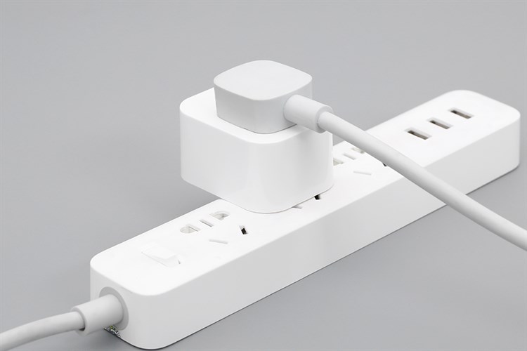 Ổ Cắm Thông Minh Điện Quang Apollo ĐQ SP1.1 01 Wifi Trắng Màu Trắng