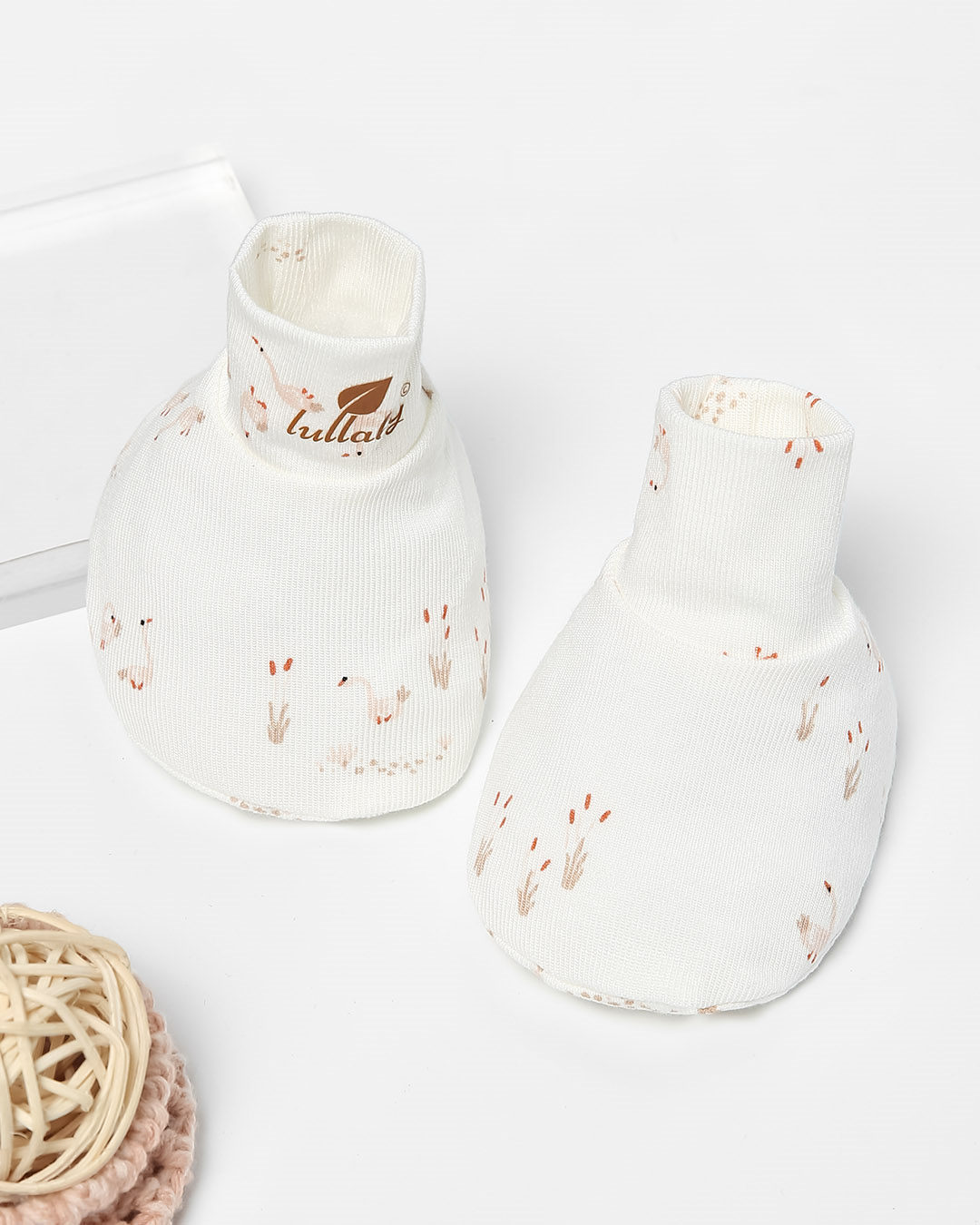 Set nón, bao tay bao chân in hình đa sắc Lullaby NH847R màu trắng (0 - 1 tháng) 16