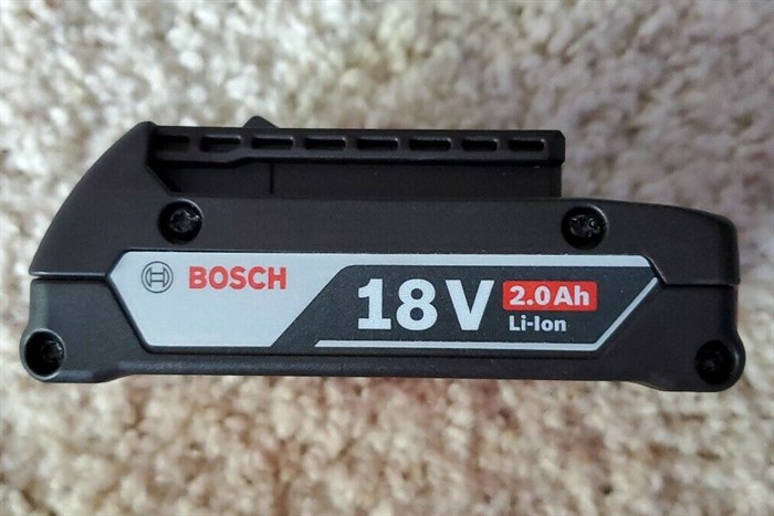 Pin Li-ion Bosch 18V 2.0 Ah Màu Đen - Đỏ