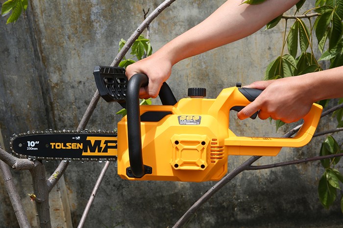 Máy cưa xích pin Tolsen 87362 20V (không kèm pin sạc) Màu Đen - Vàng