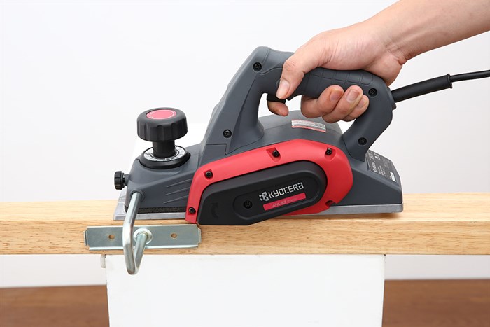 Máy bào gỗ Kyocera AHL83 550W Màu Đen
