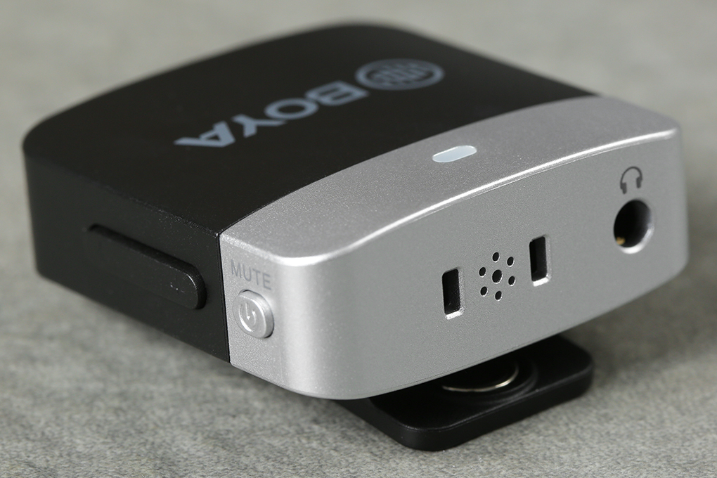 Micro cài áo không dây Lightning BOYA BY-M1LV-D Màu Đen