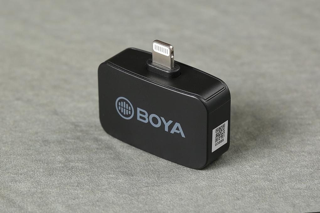 Micro cài áo không dây Lightning BOYA BY-M1LV-D Màu Đen
