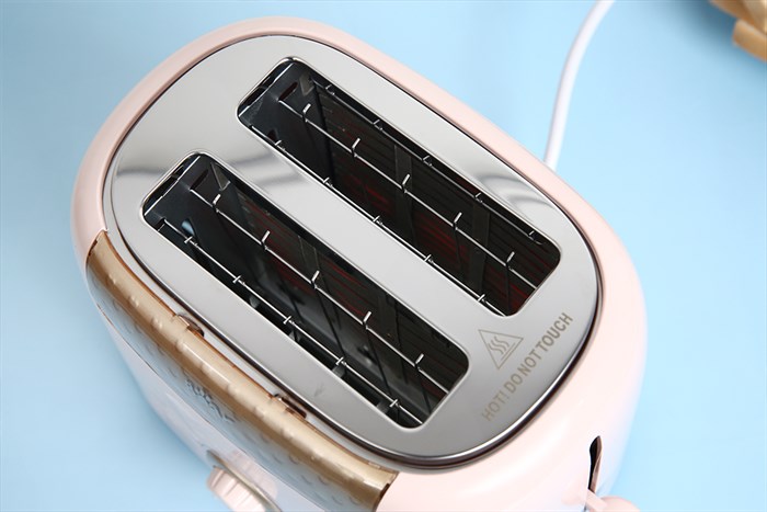 Máy nướng bánh mì Bear DSL-601 Màu Hồng