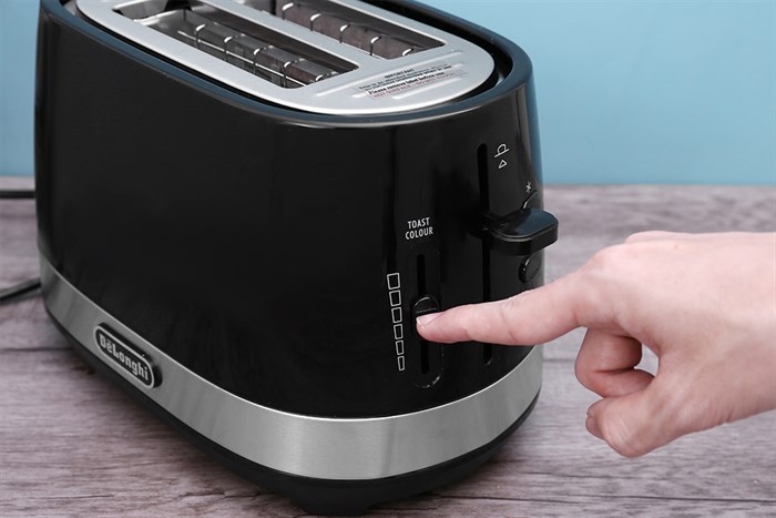 Máy nướng bánh mì Delonghi CTLA2103.BK Màu Đen