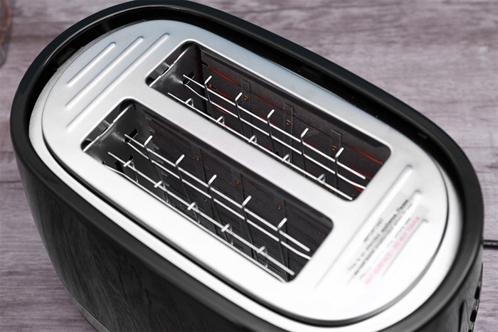 Máy nướng bánh mì Delonghi CTLA2103.BK Màu Đen