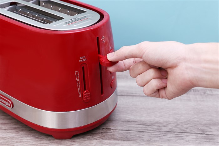 Máy nướng bánh mì Delonghi CTLA2103.R Màu Đỏ