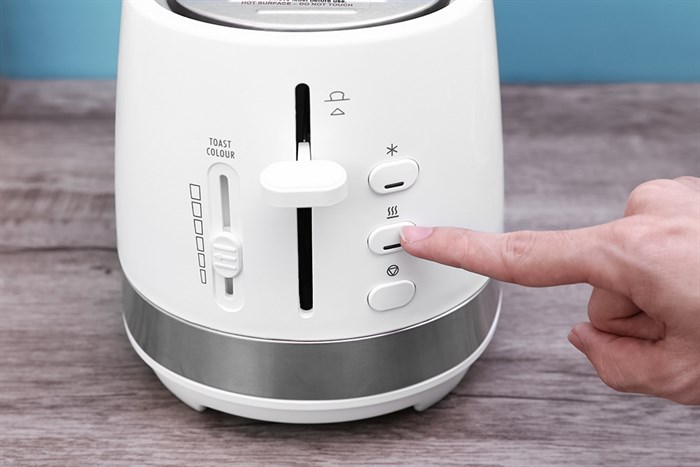 Máy nướng bánh mì Delonghi CTLA2103.W Màu Trắng