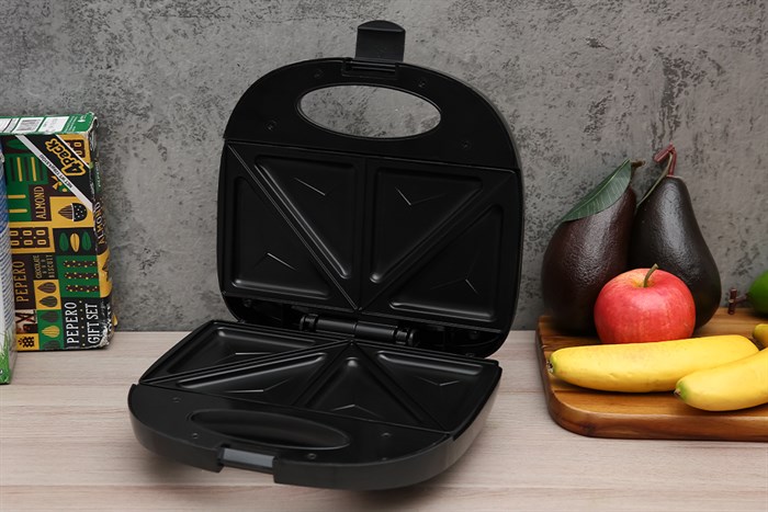 Máy nướng bánh mì BlueStone SBB-2333 Màu Đen