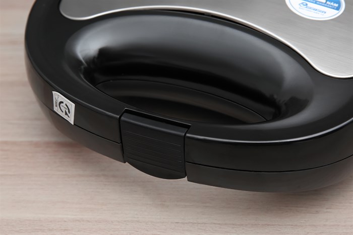 Máy nướng bánh mì BlueStone SBB-2333 Màu Đen