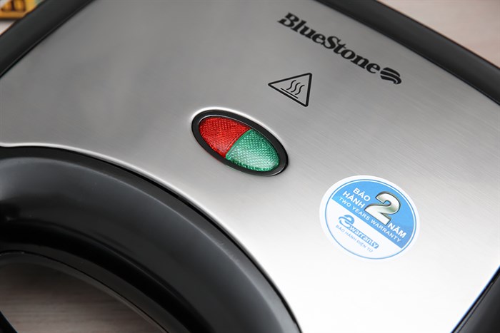 Máy nướng bánh mì BlueStone SBB-2333 Màu Đen