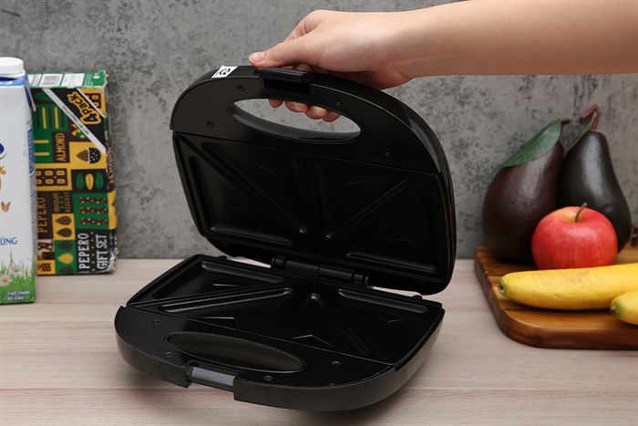 Máy nướng bánh mì BlueStone SBB-2333 Màu Đen