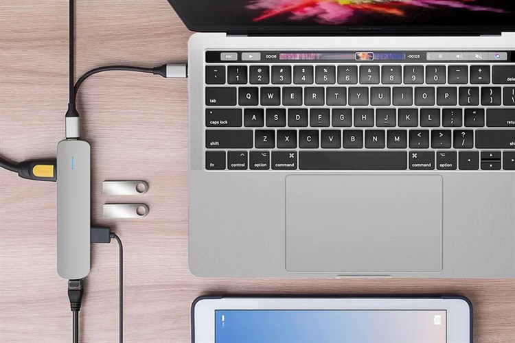 Adapter chuyển đổi Type C 6 in 1 HyperDrive HD233B Màu Bạc