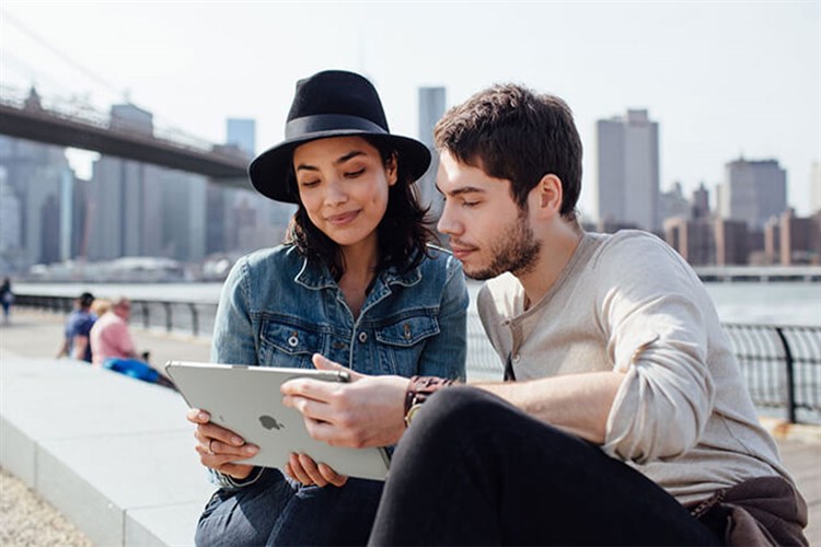 Miếng dán kính iPad 9.7 inch Belkin Màu Trắng