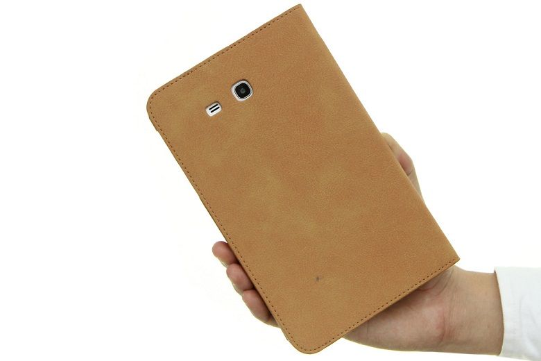 Chất liệu giả da PU cao cấp, bền bỉ và đẹp mắt