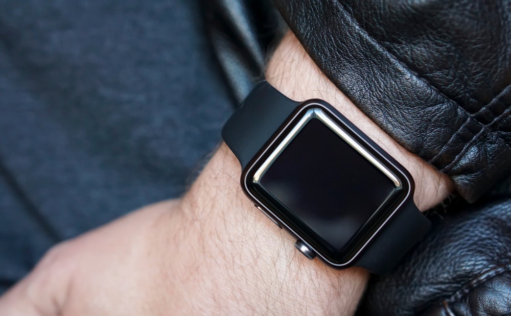 Thiết kể Apple Watch S1, 42mm viền nhôm, dây cao su màu đen