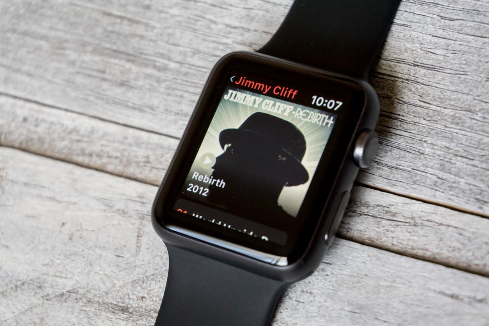 Thưởng thức âm nhạc trên Apple Watch S1, 42mm viền nhôm, dây cao su màu đen