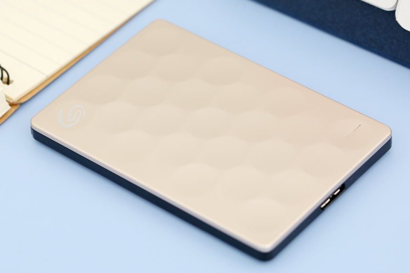 Ổ cứng HDD 1TB Seagate Backup Plus Ultra Slim Gold Màu Vàng đồng