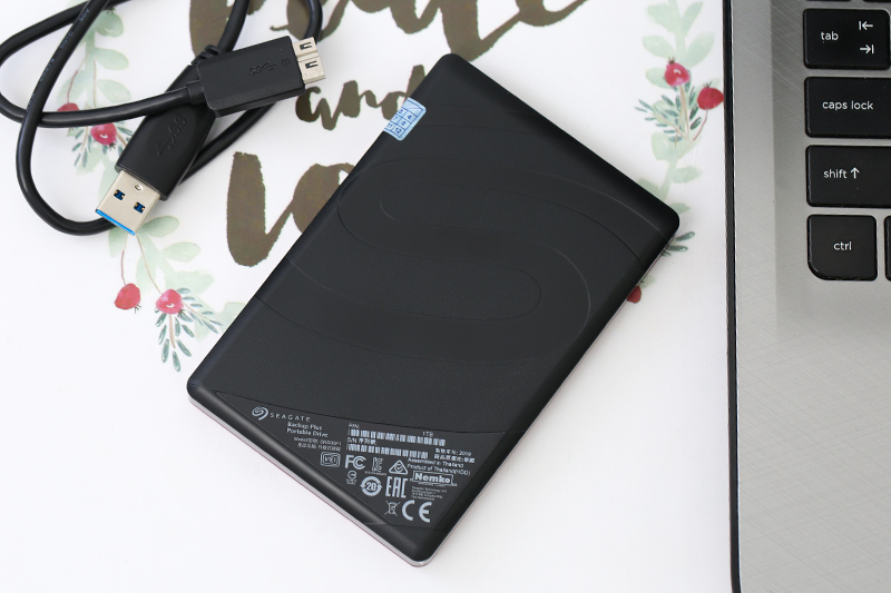 Ổ cứng HDD 1TB Seagate Backup Plus Slim đỏ Màu Đỏ