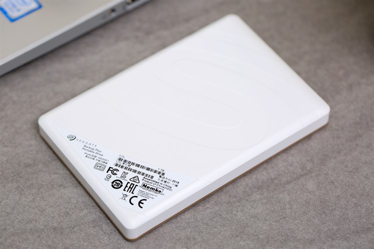 Ổ cứng HDD 1TB Seagate Backup Plus Slim Vàng Màu Vàng