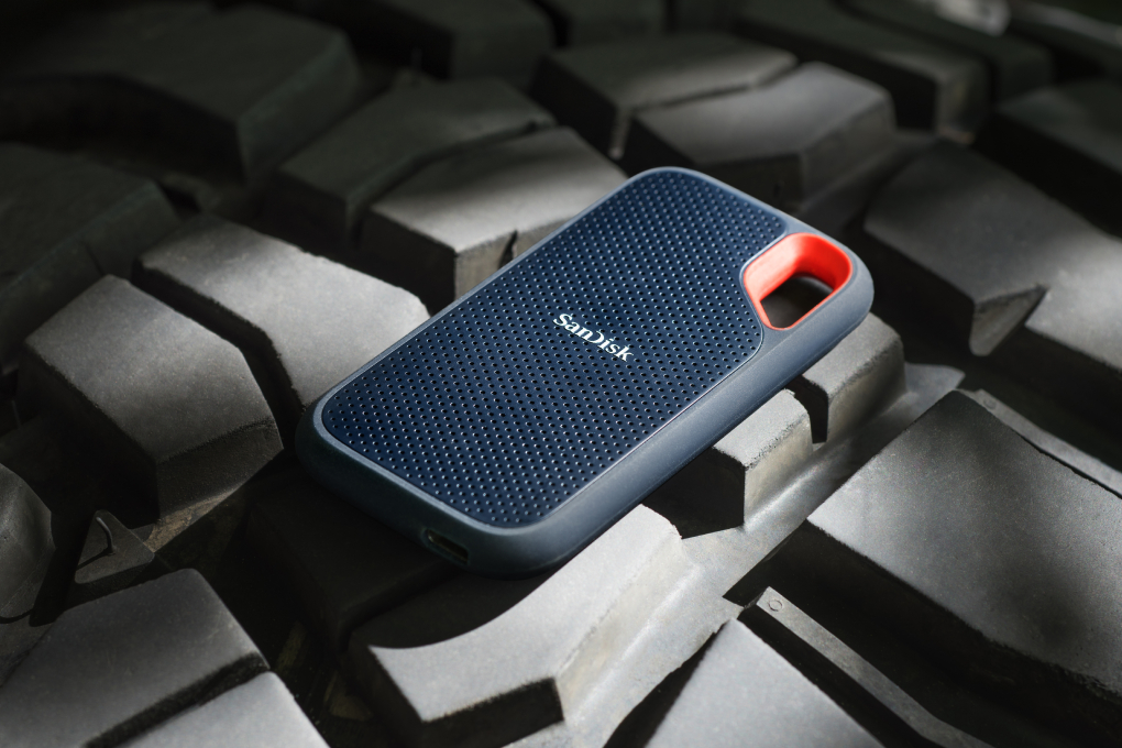 Ổ cứng SSD 2TB Sandisk Extreme Portable SDSSDE61 Màu Đen