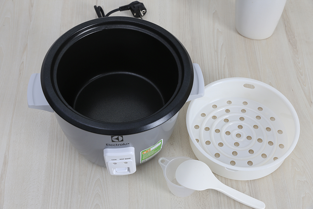 Nồi cơm điện Electrolux 1.8 lít ERC1800 - 3