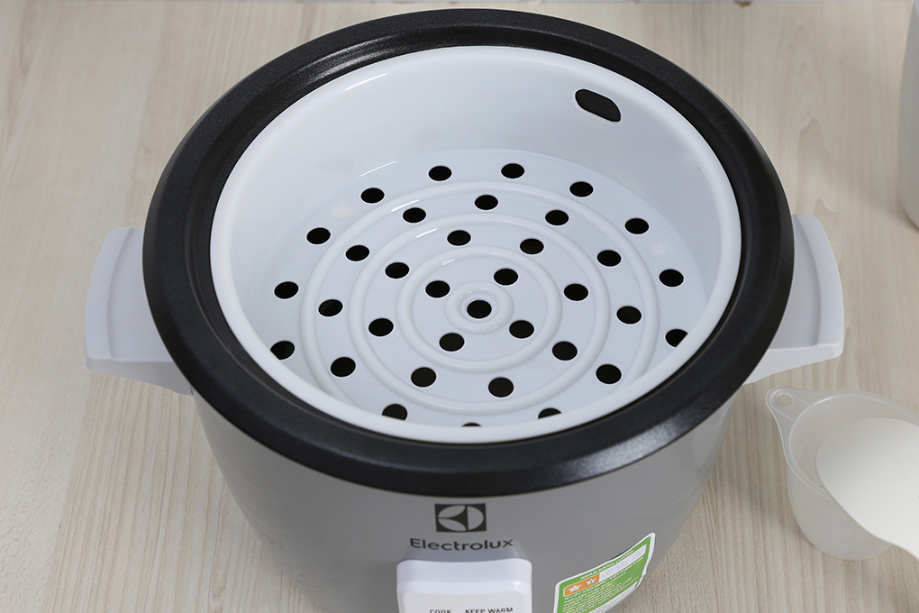 Nồi cơm điện Electrolux 1.8 lít ERC1800 - 6