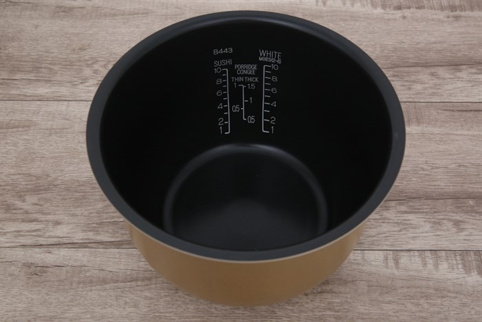 Nồi cơm điện cao tần Zojirushi 1.8 lít ZONC-NP-HRQ18-XT Màu Kem