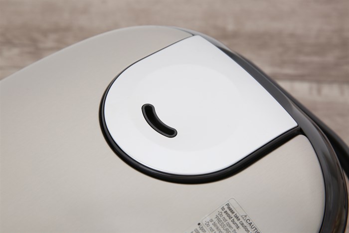 Nồi cơm điện cao tần Zojirushi 1.8 lít ZONC-NP-HRQ18-XT Màu Kem