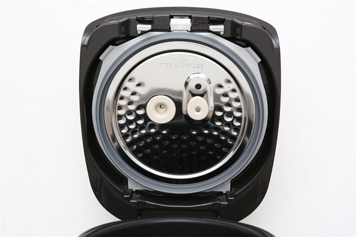 Nồi cơm điện cao tần Zojirushi 1.8 lít ZONC-NP-HRQ18-XT Màu Kem