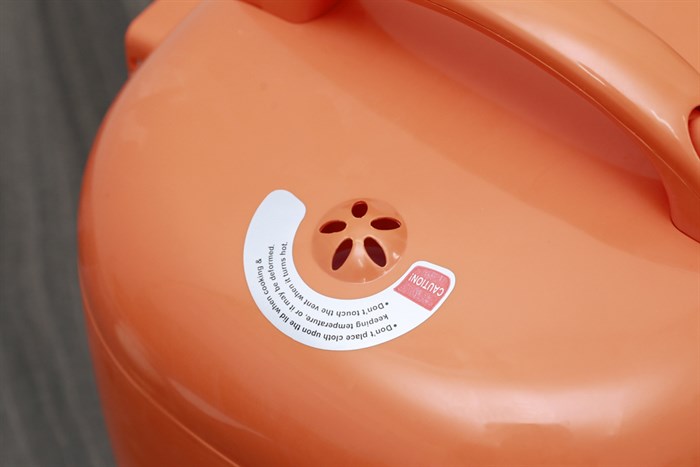 Nồi cơm nắp gài Kangaroo 1.2 lít KG826S Màu Cam