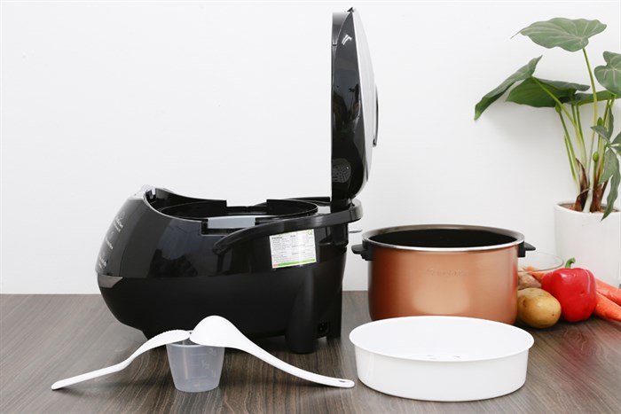 Nồi cơm điện tử Kangaroo 1.8 lít KG595 Màu Đen