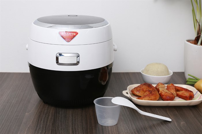 Nồi cơm điện tử Cuckoo 1.8 lít CR-1010F Màu Trắng - Đen