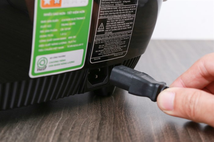 Nồi cơm điện tử Cuckoo 1.8 lít CR-1010F Màu Trắng - Đen