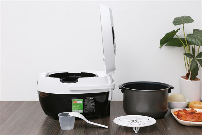 Nồi cơm điện tử Cuckoo 1.8 lít CR-1010F Màu Trắng - Đen