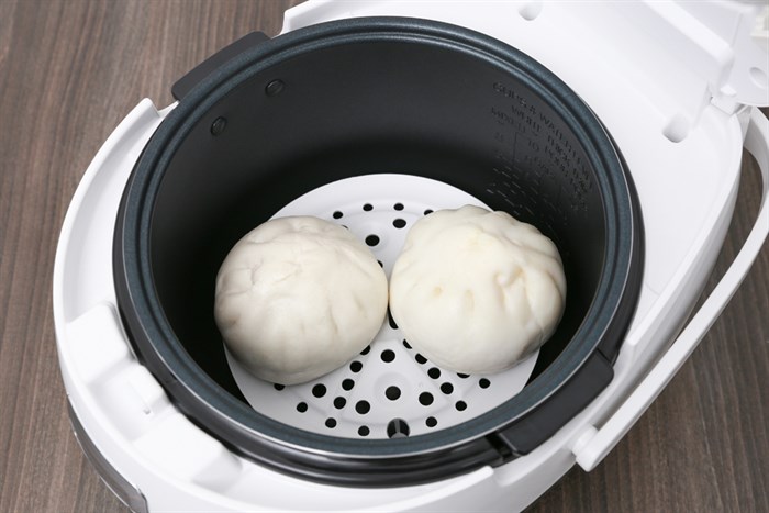 Nồi cơm điện tử Cuckoo 1.8 lít CR-1010F Màu Trắng - Đen