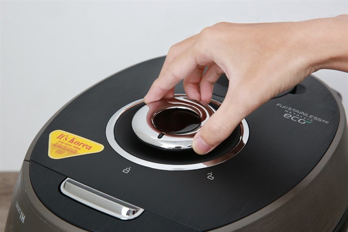 Nồi cơm điện cao tần Cuckoo 1.8 lít CRP- CHSS1009FN Màu Xám