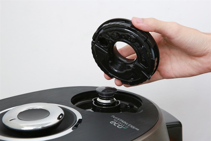 Nồi cơm điện cao tần Cuckoo 1.8 lít CRP- CHSS1009FN Màu Xám