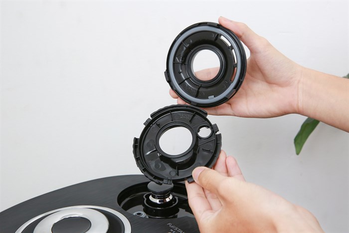 Nồi cơm điện cao tần Cuckoo 1.8 lít CRP- CHSS1009FN Màu Xám