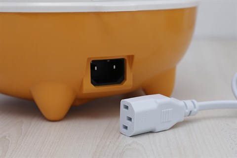 Tiện cất giữ, di chuyển nồi với dây điện có thể tháo rời - Nồi cơm nắp gài Midea MR-CM06SD 0.6 lít