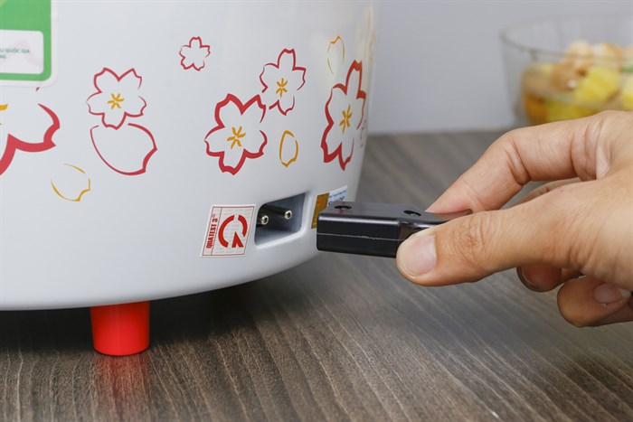 Nồi cơm nắp rời Sharp 2.2 lít KSH-D22V Màu Trắng