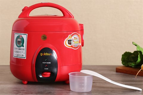 Nồi cơm điện nắp gài tiện lợi - Nồi cơm nắp gài Goldsun 1,5 lít ARC-G150GP