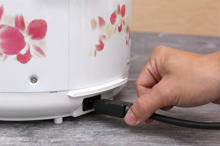 Nồi cơm nắp gài Panasonic 1.8 lít SR-MVN187HRA Màu Trắng