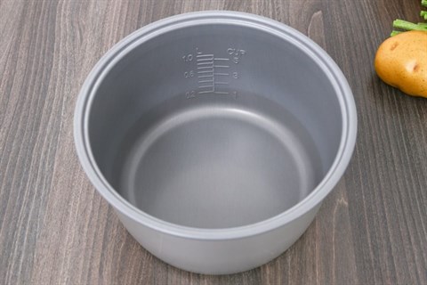 Lòng nồi chống dính - Nồi cơm điện Panasonic 1 lít SR-MVN107HRA