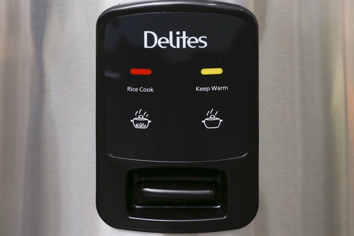 Nồi cơm điện Delites 1.8 lít NCG1804 Màu Đen - Bạc
