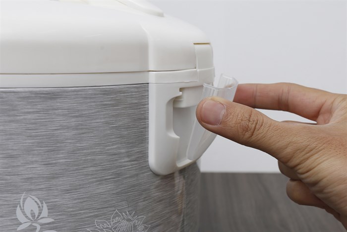 Nồi cơm nắp gài Delites 1.8 lít NCG1805 Màu Trắng - Xám