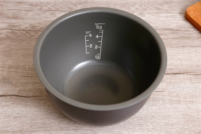 Nồi cơm điện cao tần Toshiba 1 lít RC-10RH(CG)VN Màu Trắng