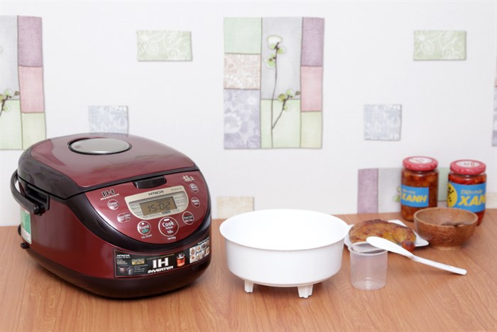 Nồi cơm điện cao tần Hitachi 1.8 lít RZ-GHE18 Màu Đỏ