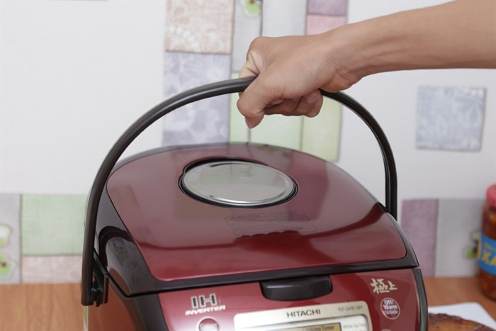 Nồi cơm điện cao tần Hitachi 1.8 lít RZ-GHE18 Màu Đỏ