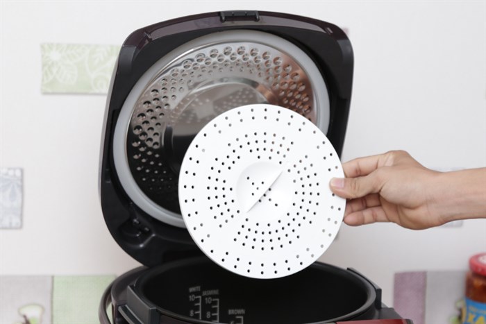 Nồi cơm điện cao tần Hitachi 1.8 lít RZ-GHE18 Màu Đỏ